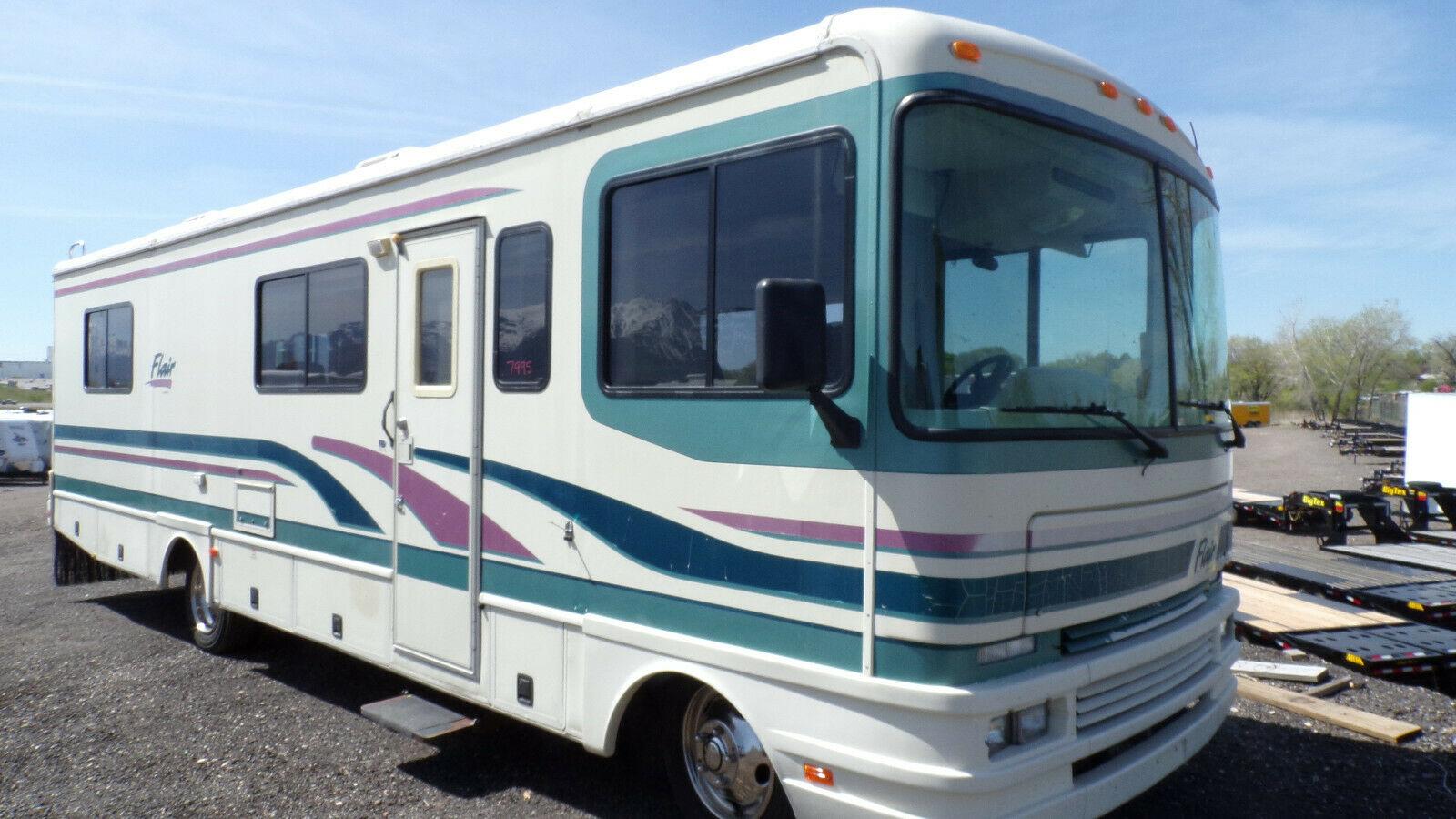 very nice 1996 Fleetwood Flair 30 camper for sale