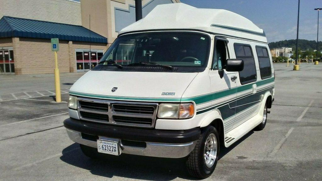 well equipped 1996 Dodge Coachman Camper