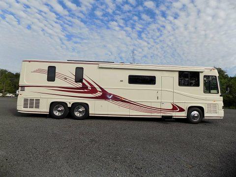 very clean 1998 Newell camper for sale