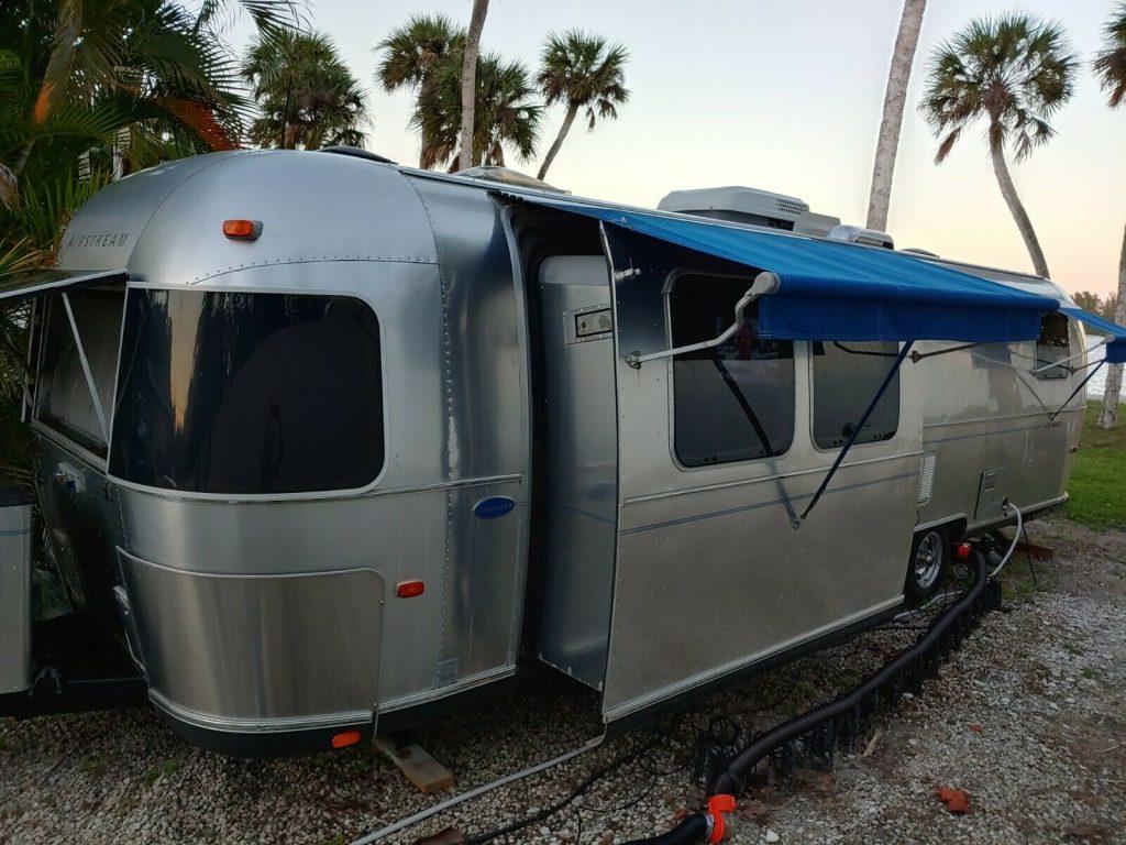 beautiful 2003 Airstream Classic trailer camper