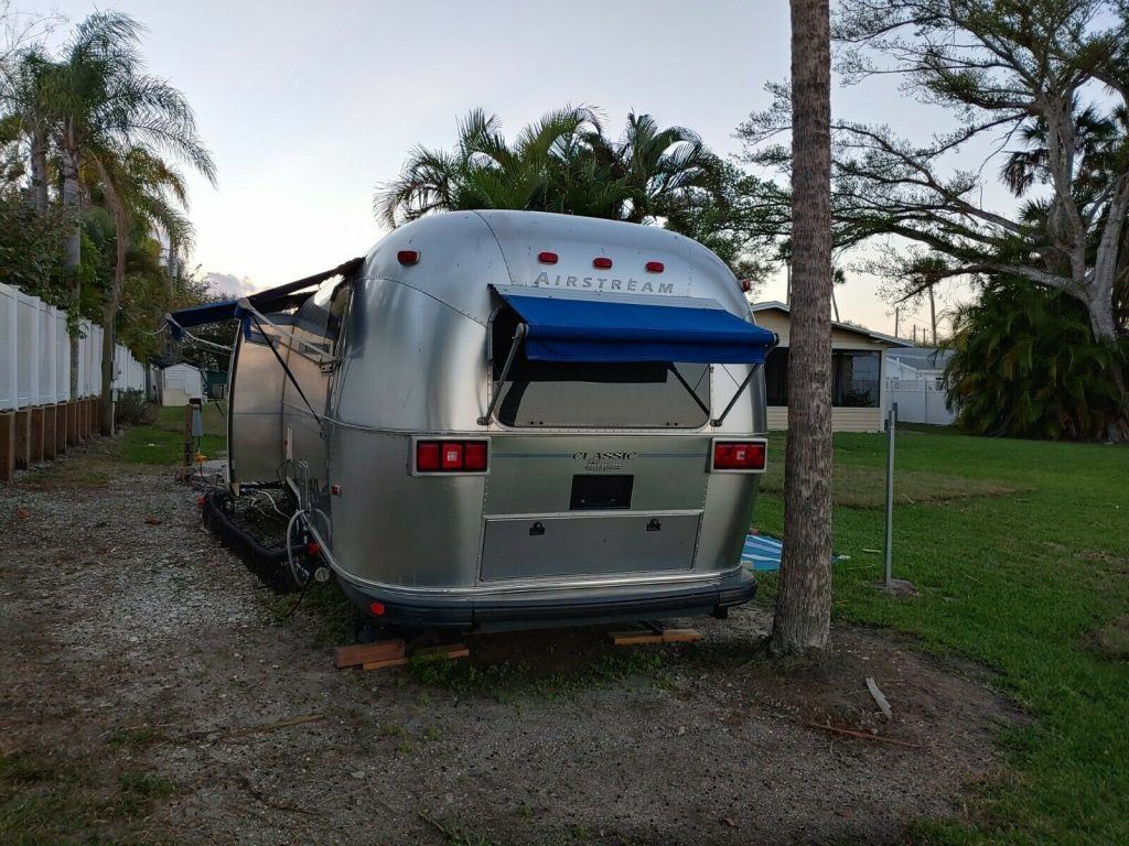 beautiful 2003 Airstream Classic trailer camper