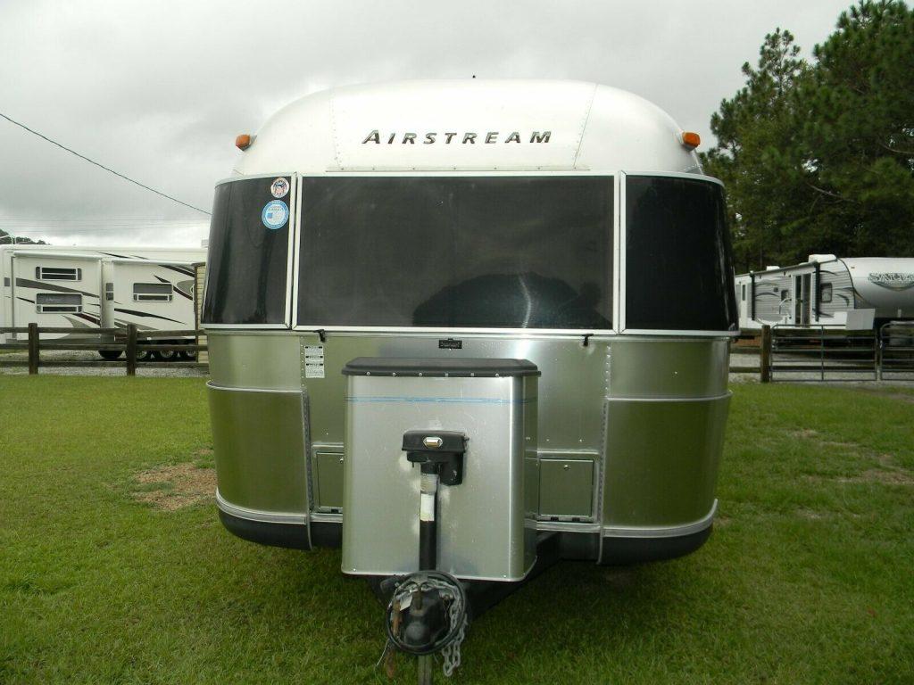 excellent 2003 Airstream trailer camper