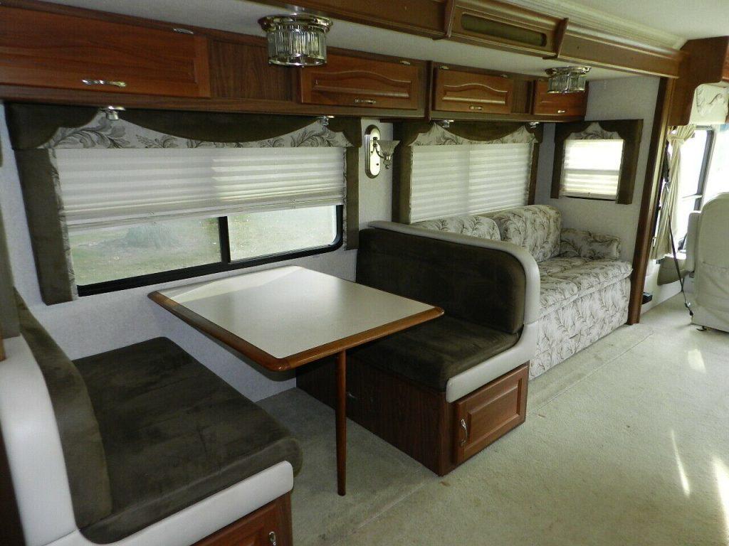low miles 2004 Dolphin LX 36′ Motor Home camper