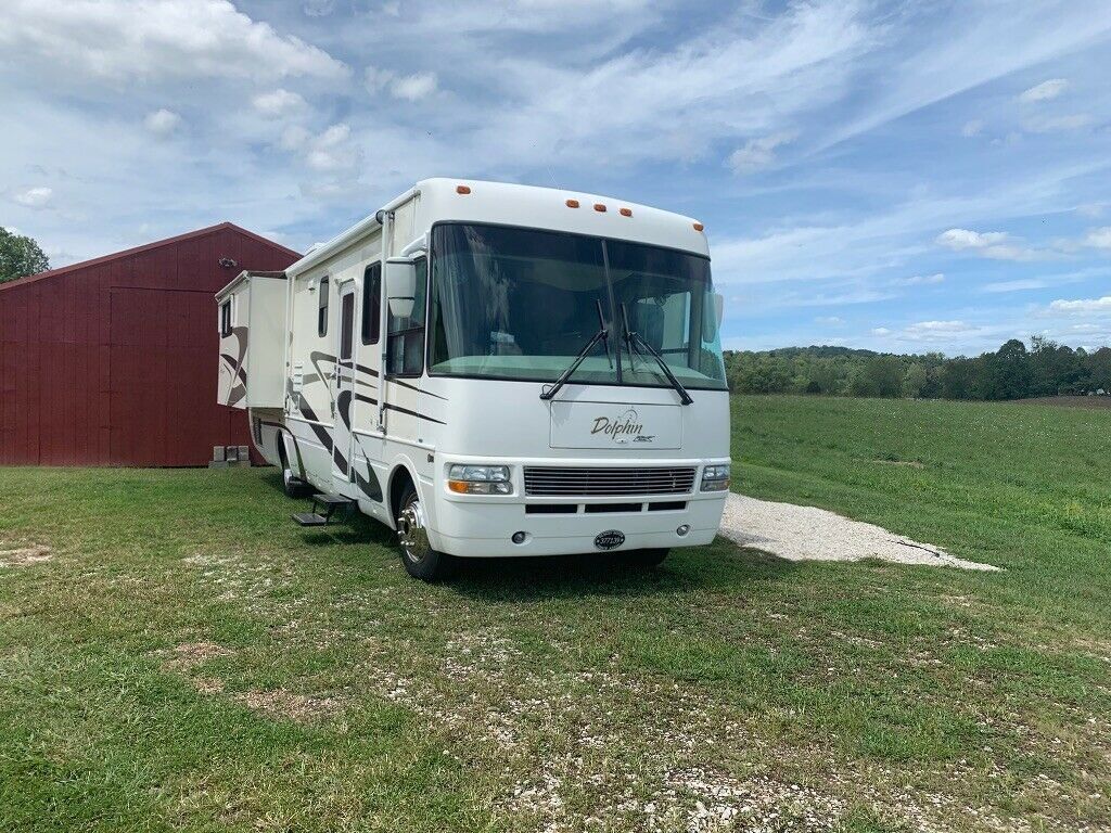 nice 2004 Dolphin 6342 camper