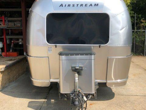 serviced 2004 Airstream Safari LS 25ft camper for sale