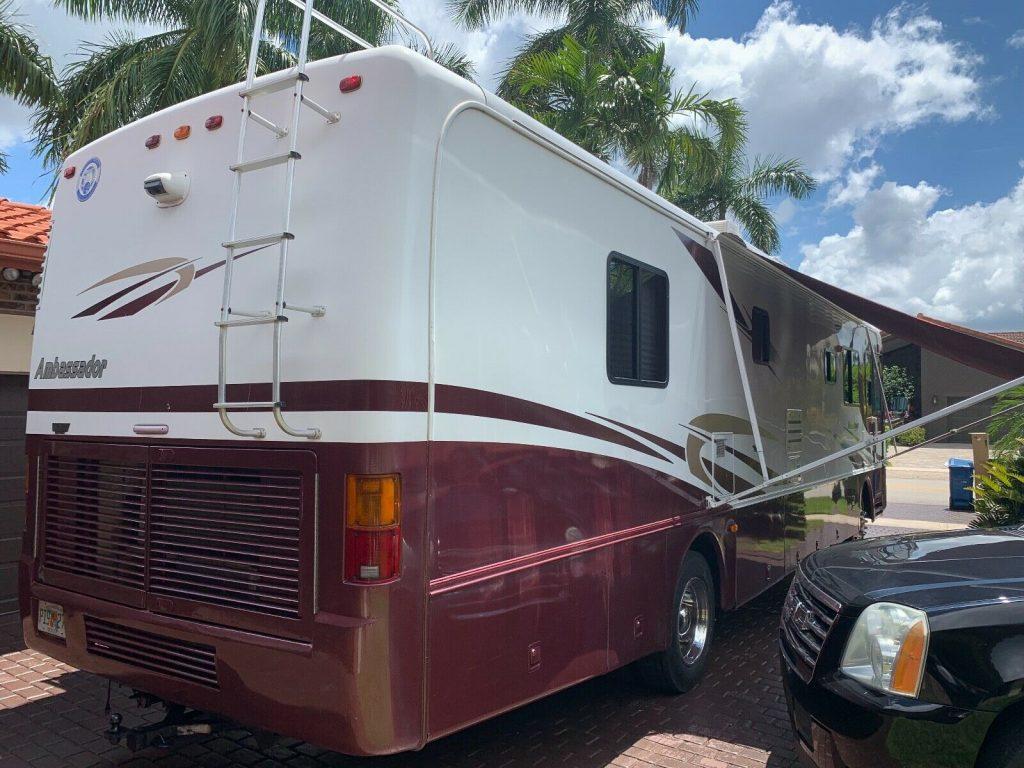 well maintained 2004 Holiday Rambler 38PDD camper