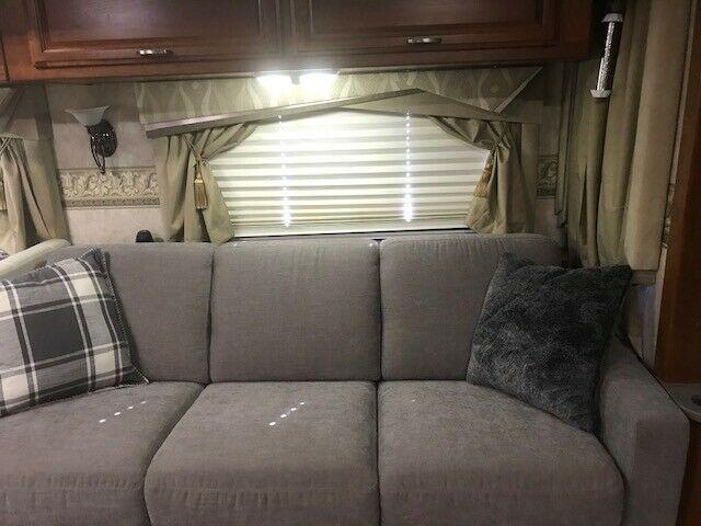 well equipped 2006 Fleetwood Revolution camper