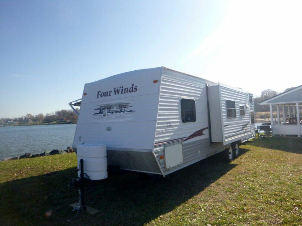 great looking 2007 Four Winds camper