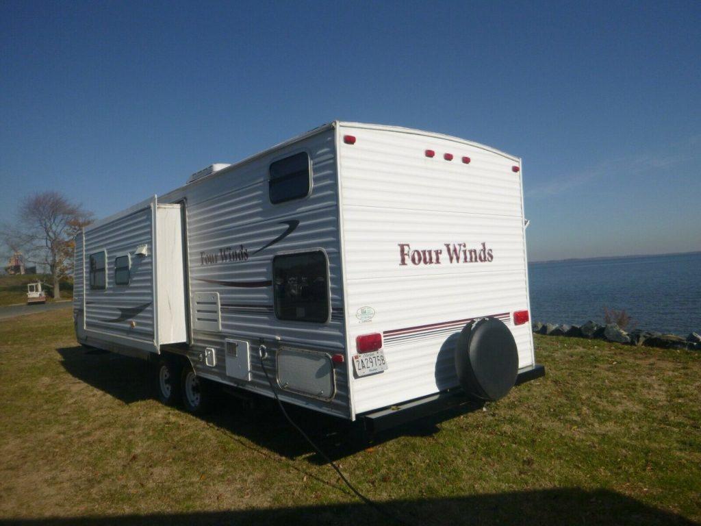 great looking 2007 Four Winds camper
