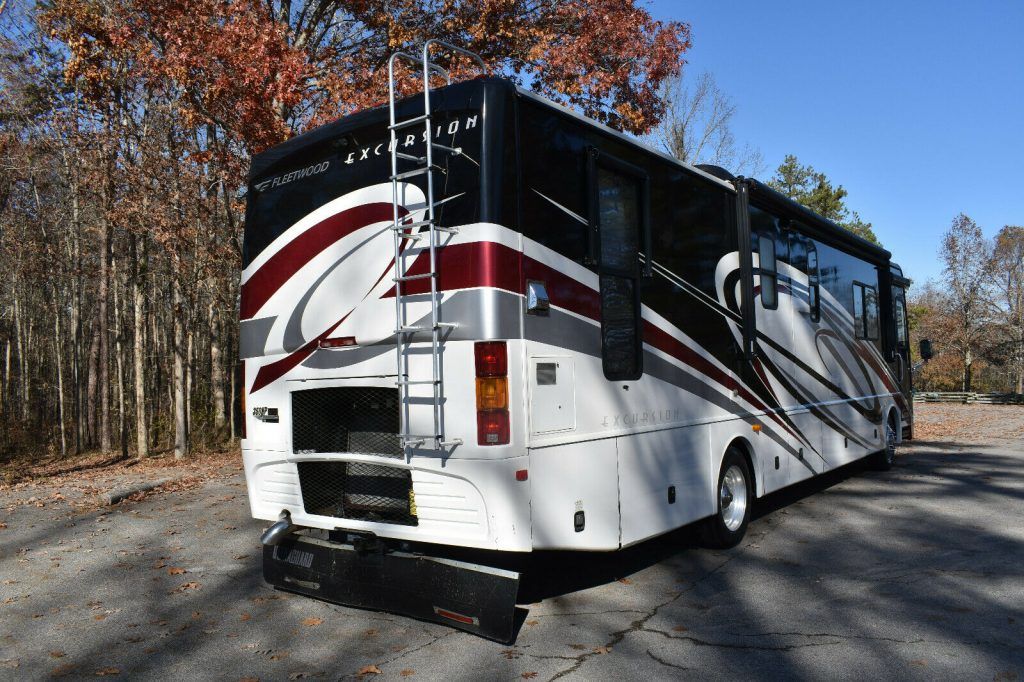 well equipped 2007 Fleetwood Excursion 39S camper