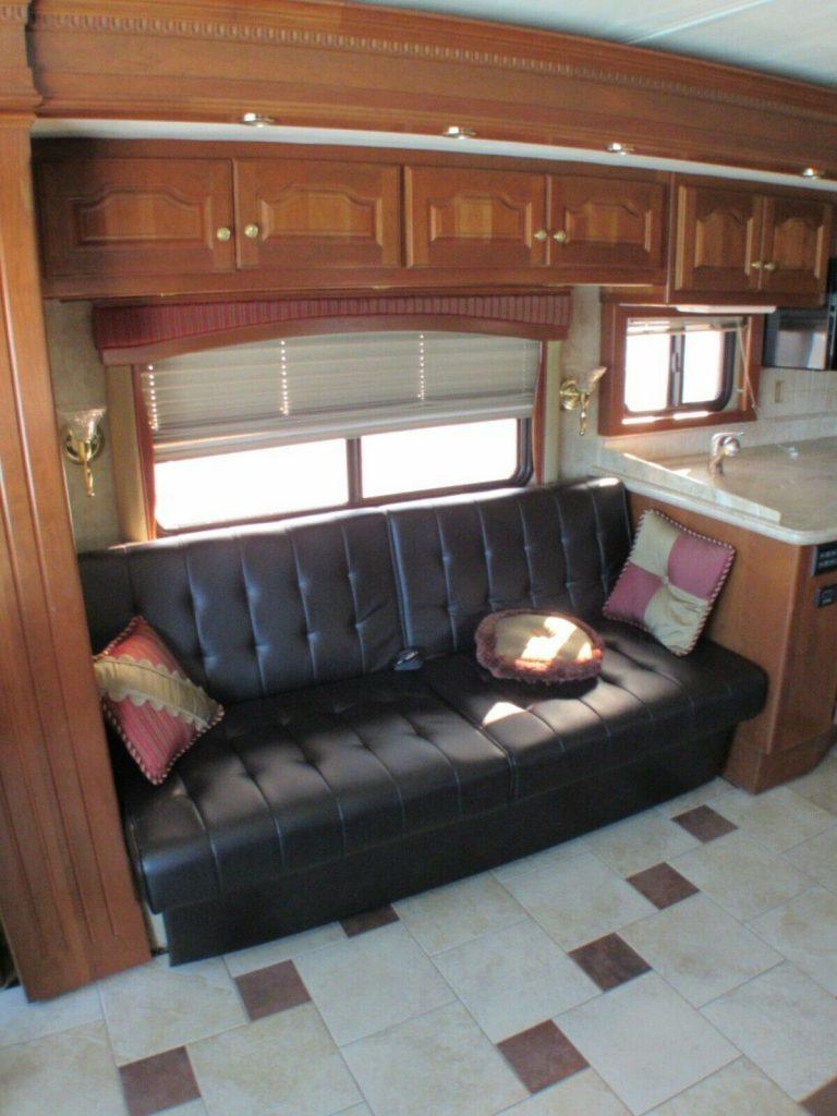 well optioned 2007 Country Coach 42SS Siskiyou SUMMIT camper