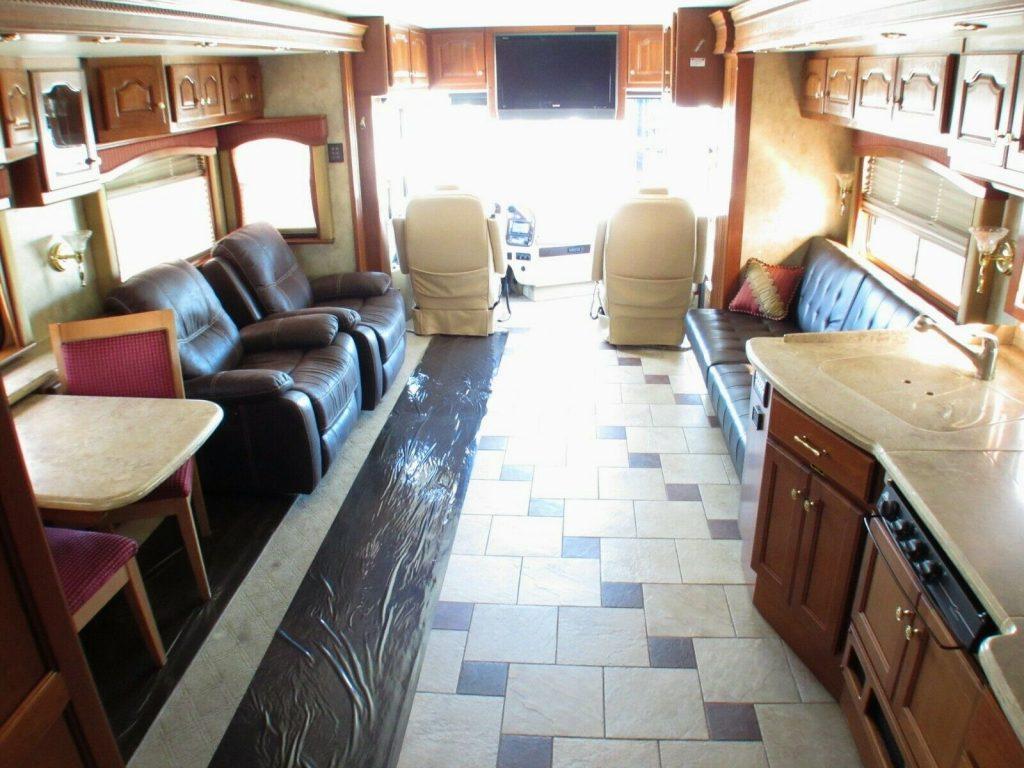 well optioned 2007 Country Coach 42SS Siskiyou SUMMIT camper