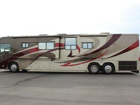 beautiful 2008 Country Coach 470 ALLURE camper for sale