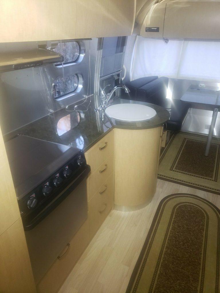 all the bells and whistles 2013 Airstream 27ft Flying Cloud camper