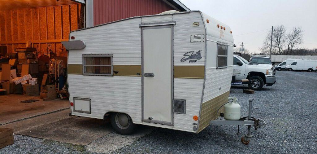 great shape 1972 Shasta Compact camper