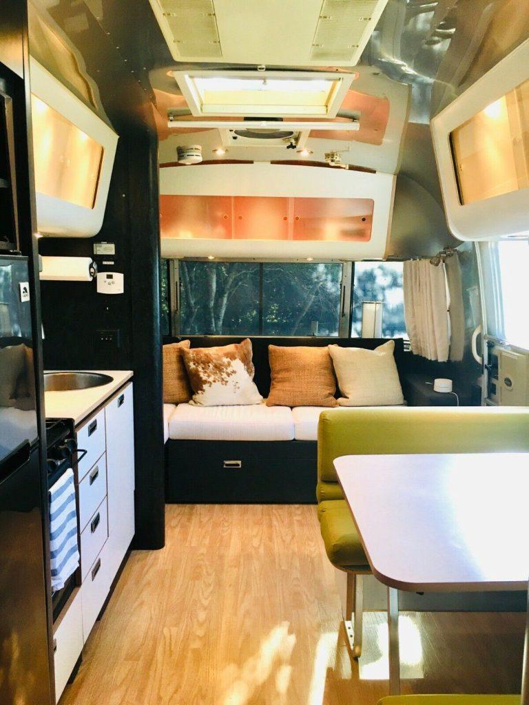 well equipped 2004 Airstream International camper