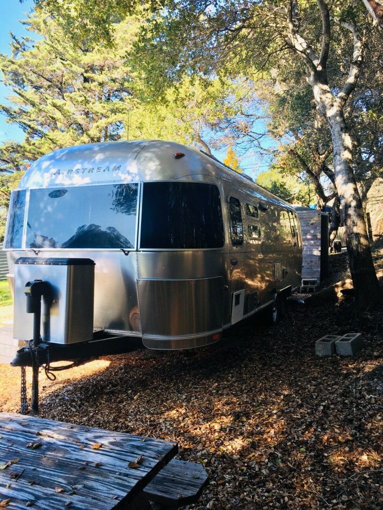 well equipped 2004 Airstream International camper