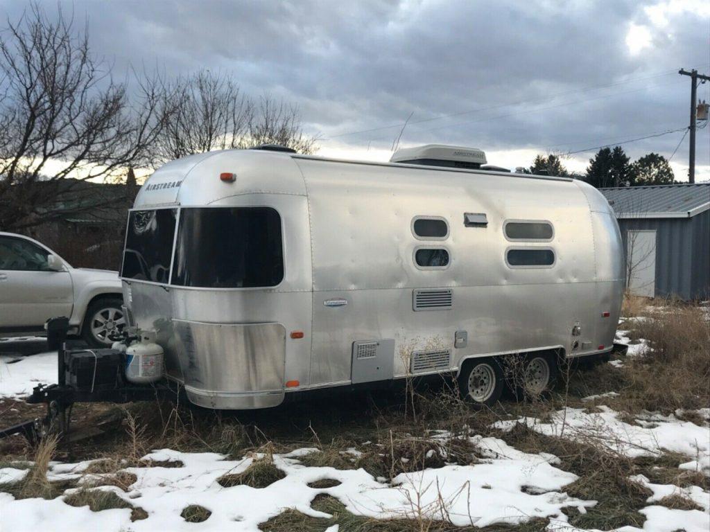 well maintained 2003 Airstream International camper