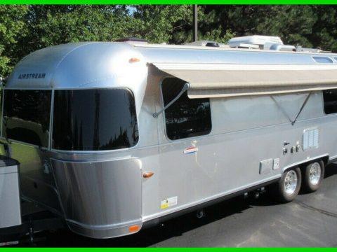 clean 2014 Airstream International Serenity camper for sale