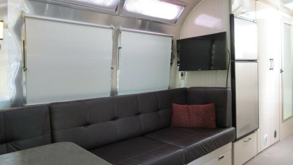 clean 2014 Airstream International Serenity camper