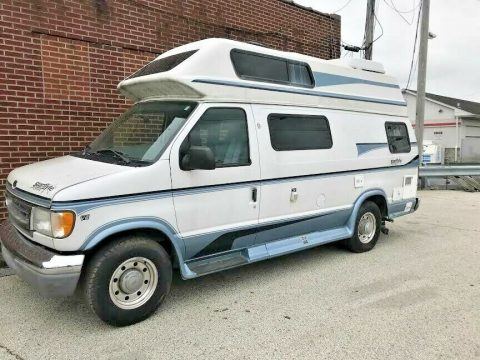 low miles 2000 Coachmen Starflyte by Dynamax camper for sale