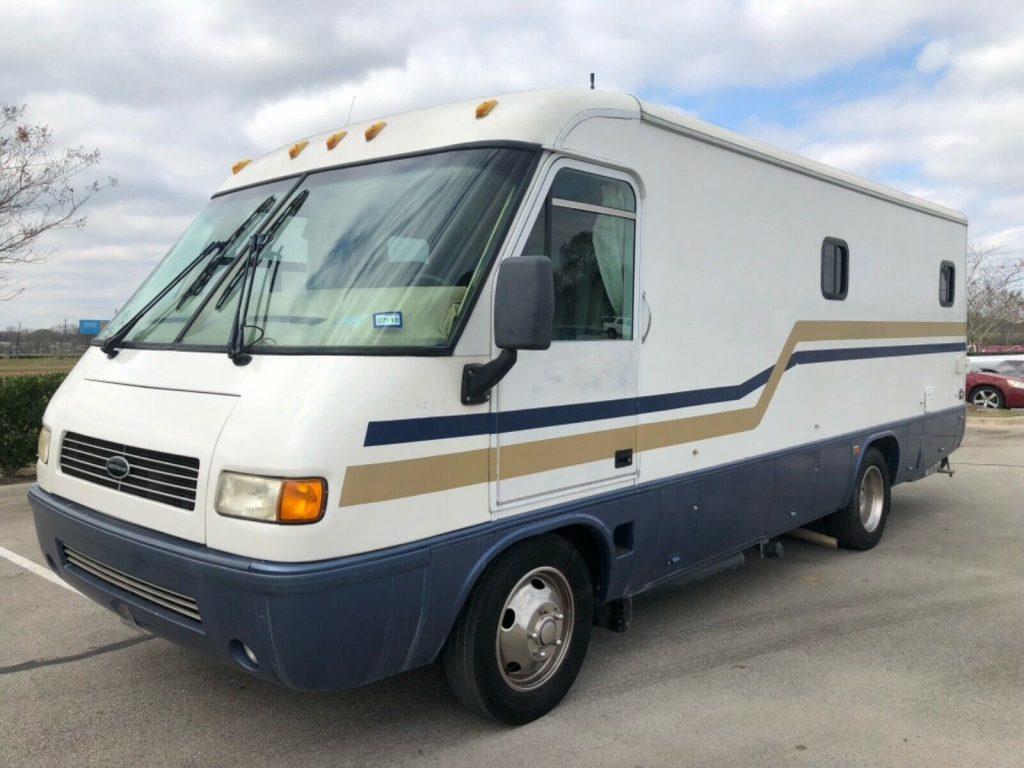 Mobile medical unit 1995 Airstream Land Yacht camper