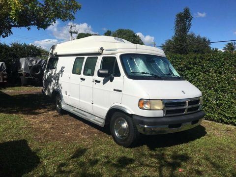 well equipped 1994 Dodge Coach House RD 194 camper for sale
