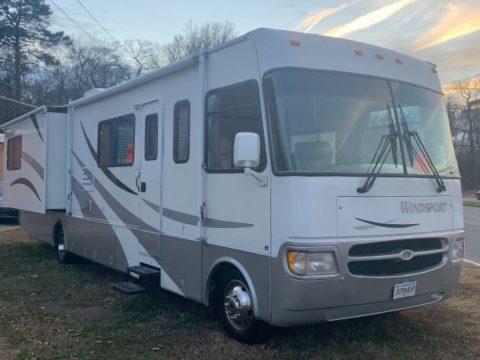 very well maintained 2003 Four Winds M 35D camper for sale