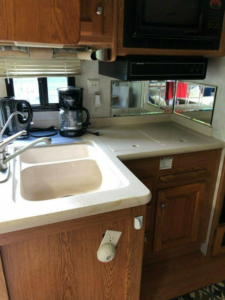 well equipped 2003 Holiday Rambler 32 PBD Vacationer camper