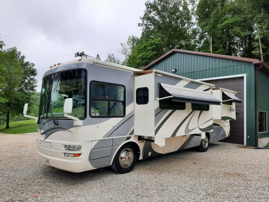 low miles 2004 National Tropical T350 camper