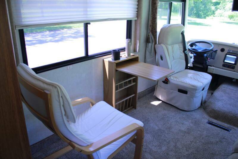 non smoker 2003 Holiday Rambler Traveler 30′ camper