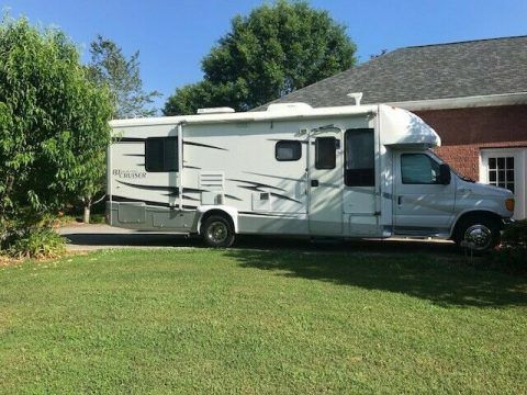 well maintained 2005 Gulf Stream camper for sale