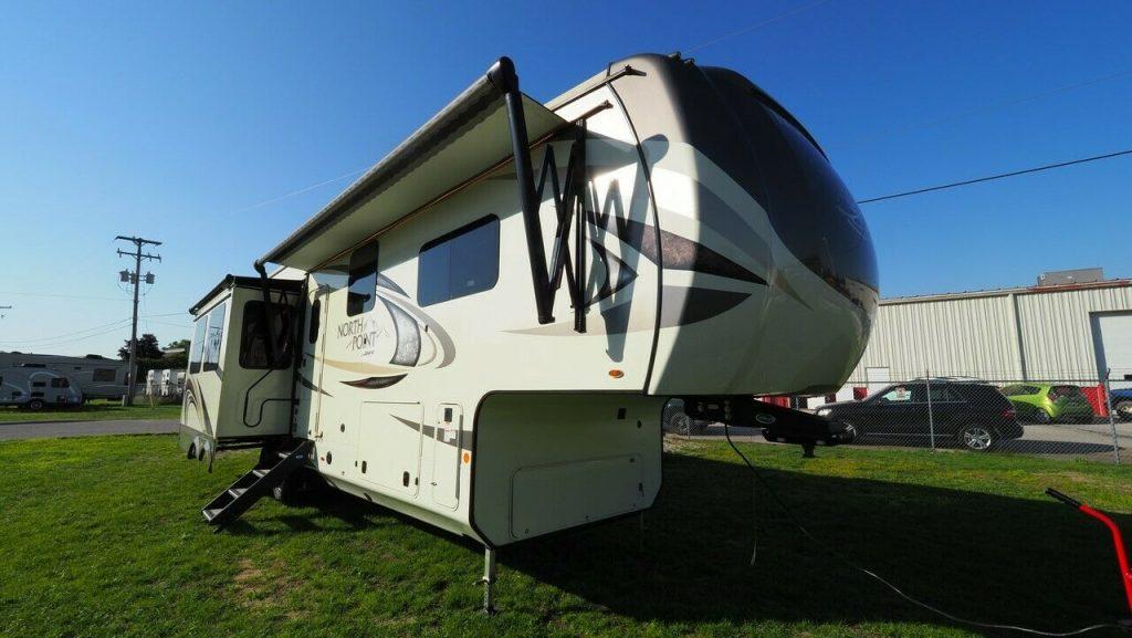 very clean 2017 Jayco Northpoint camper