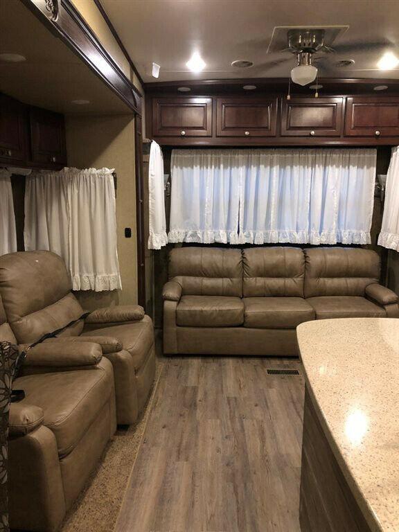 well equipped 2014 Heartland Big Country camper