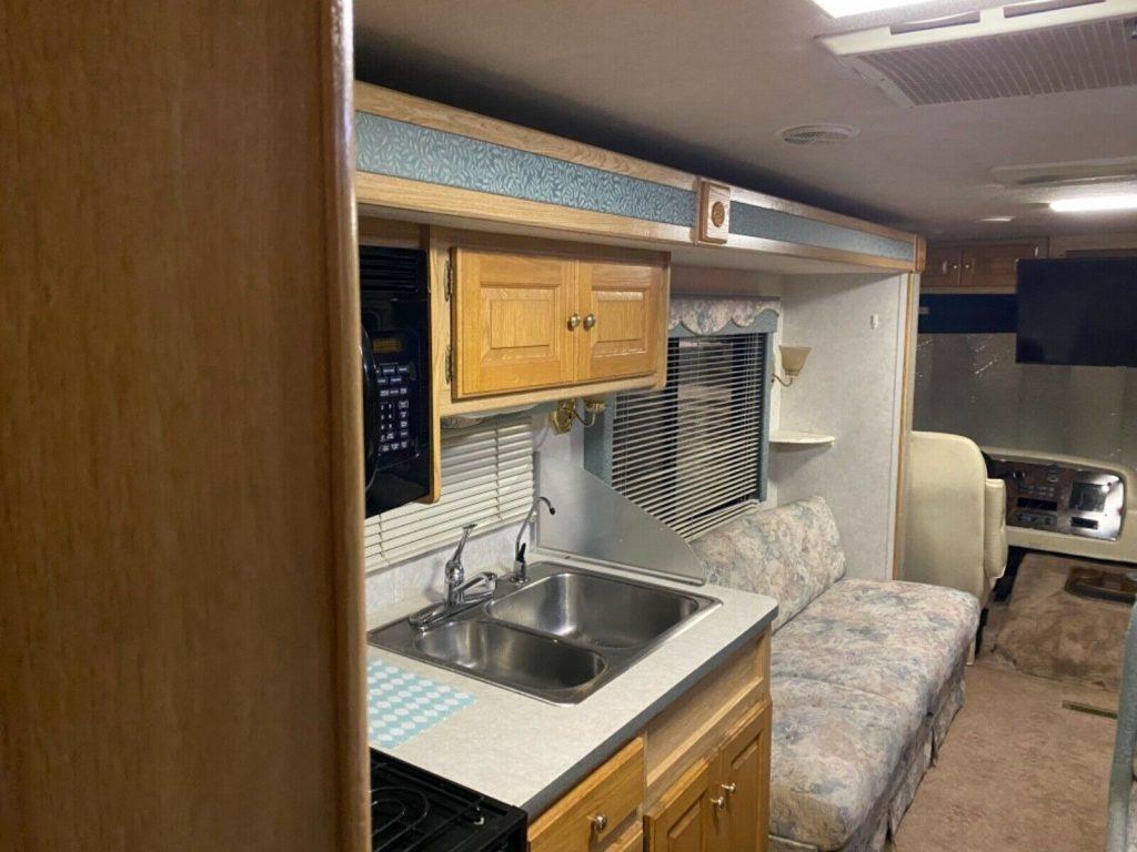 Recently Serviced 1999 Holiday Rambler Admiral 32S camper