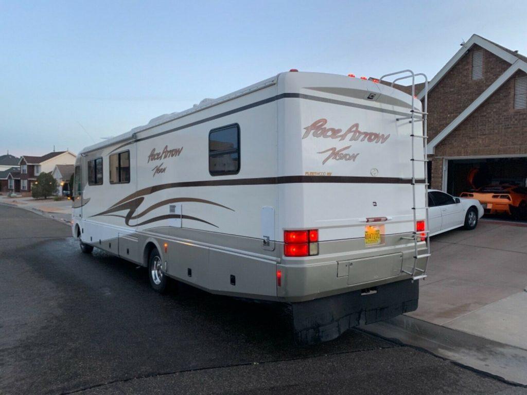 Very clean 2001 Fleetwood Pace Arrow Vision camper