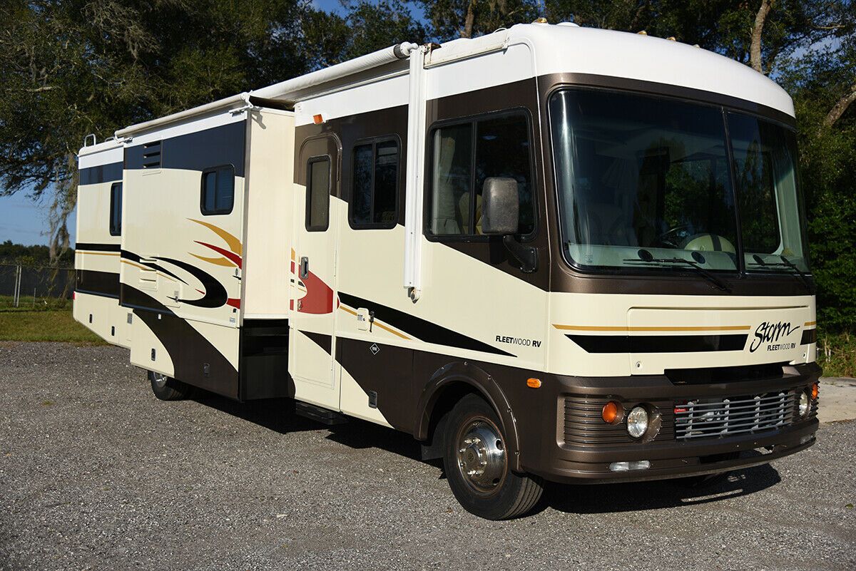2005 Fleetwood Storm 34F Class A camper [3 Slide outs] for sale