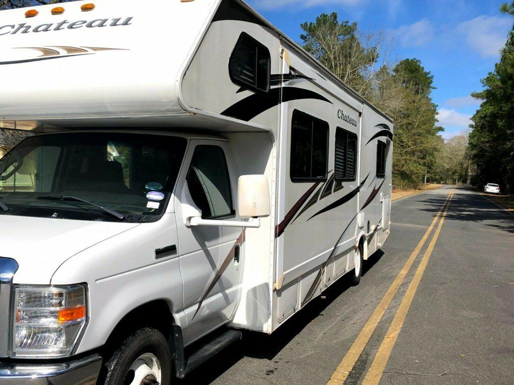 2011 Four Winds Chateau 31R camper [well equipped]