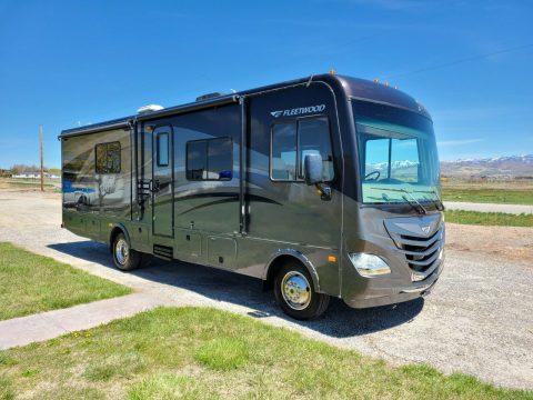 2014 Fleetwood Storm 32H camper [hard to find sleep capacity] for sale