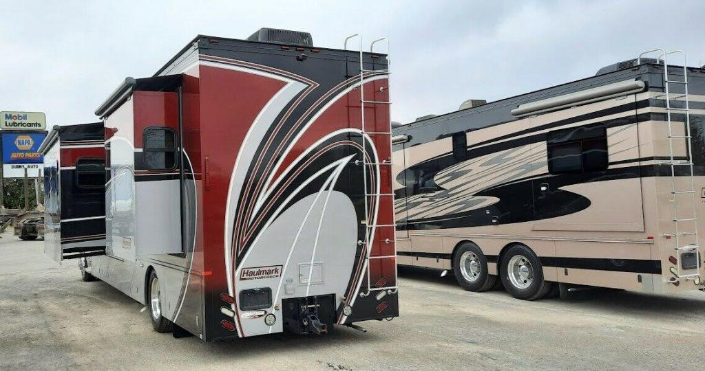 2014 Freightliner Cascadia camper [loaded with everything]