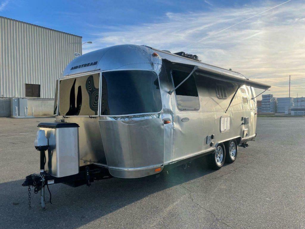 2018 Airstream Flying Cloud 23 FB Travel Trailer [repaired]