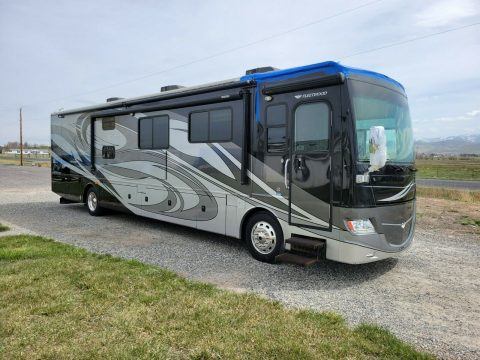 2009 Fleetwood Discovery 40G Class A Motorhome camper [project] for sale