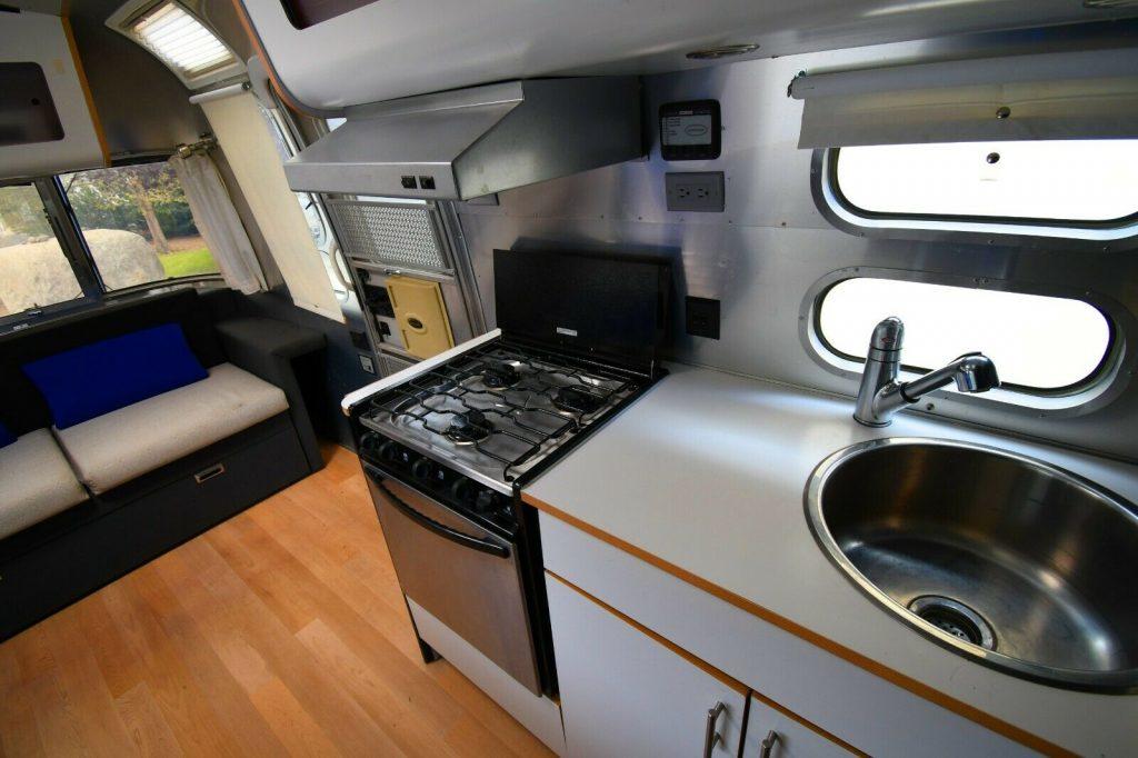 2005 Airstream International 25′ trailer camper [great shape]
