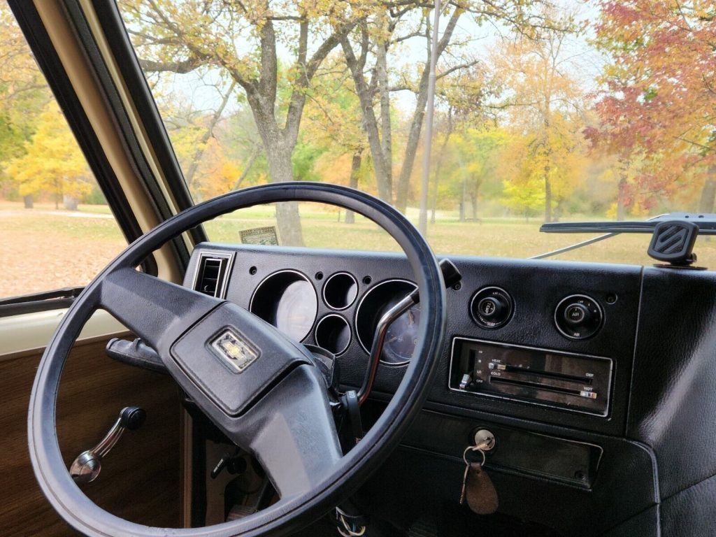1979 Chevrolet G30 Camper Van Class B RV Santana by Fleetwood One Ton Chassis
