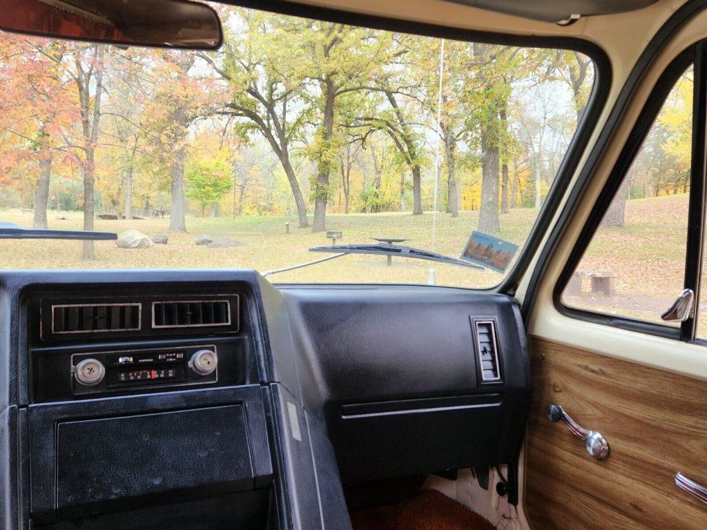 1979 Chevrolet G30 Camper Van Class B RV Santana by Fleetwood One Ton Chassis