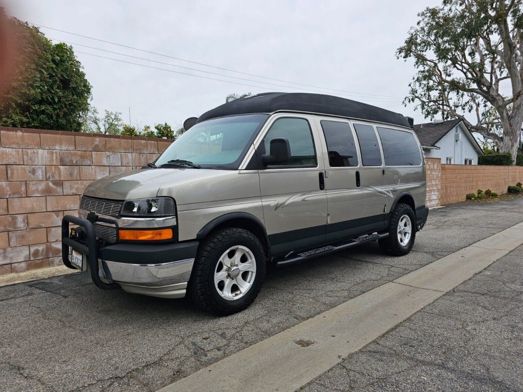 2003 Chevrolet Express camper [upgraded]