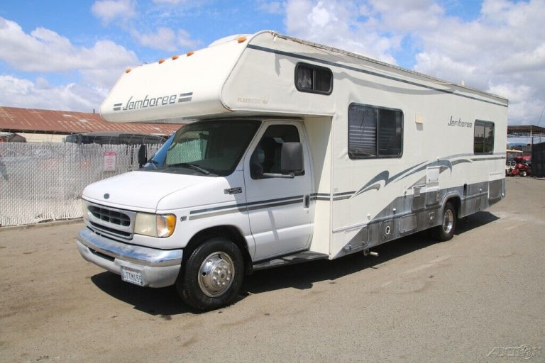 2002 Fleetwood Jamboree RV 29FT camper [needs service] for sale