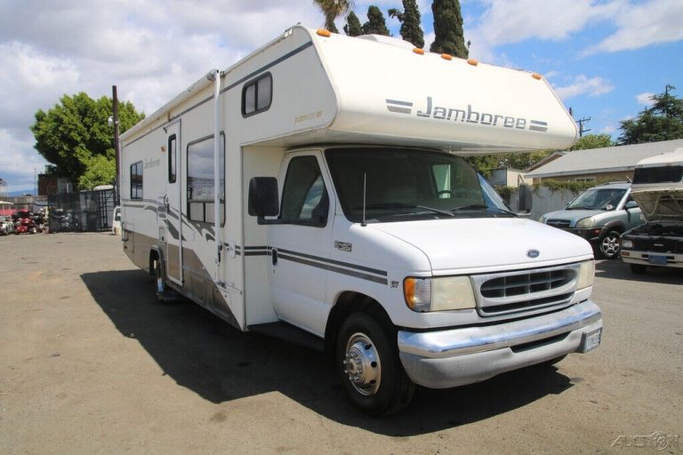 2002 Fleetwood Jamboree RV 29FT camper [needs service] for sale