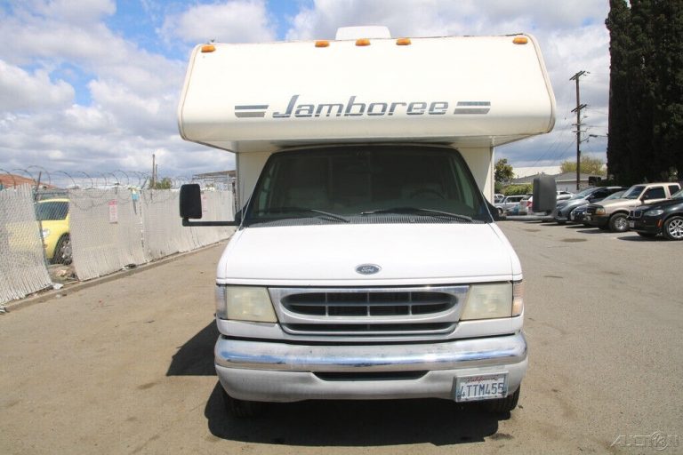 2002 Fleetwood Jamboree RV 29FT camper [needs service] for sale
