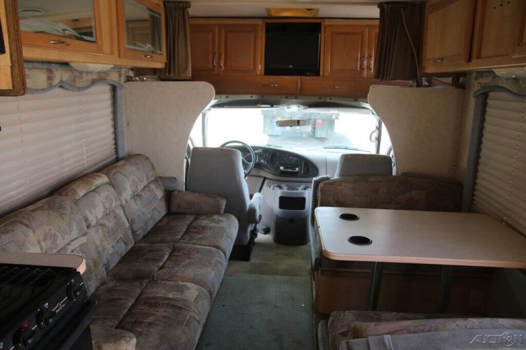 2002 Fleetwood Jamboree RV 29FT camper [needs service] for sale